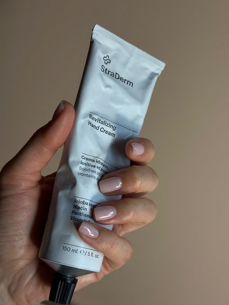 Зволожуючий крем для рук StraDerm, Revitalizing Hand Cream 150 ml L-103 фото