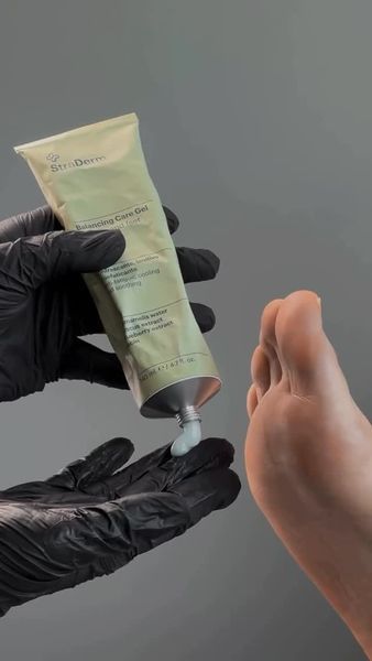 Гель для догляду за шкірою ніг StraDerm, Balancing Care Gel, 140 мл L-102 фото
