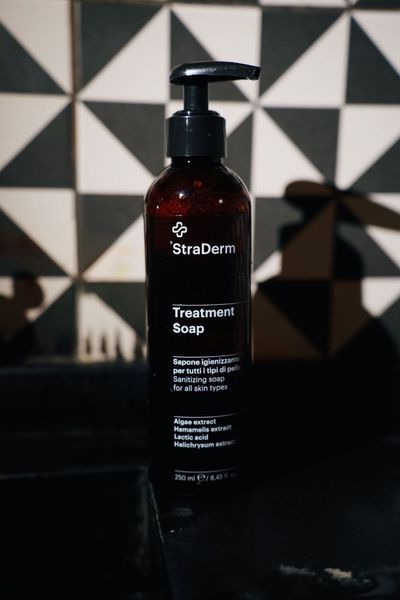 Антибактеріальне мило StraDerm, Treatment Soap, 250 мл C-111 фото